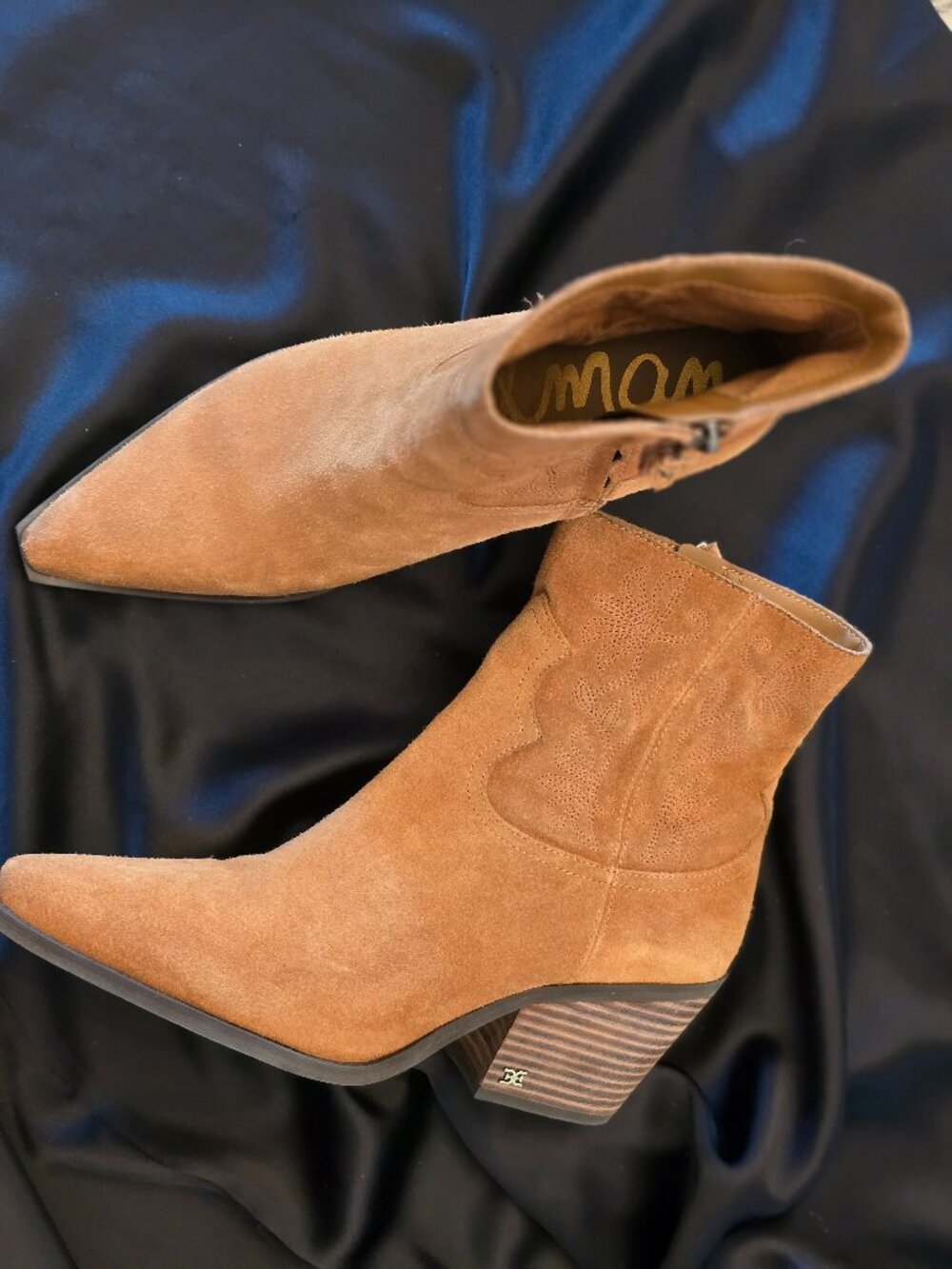 Vintage-Inspired Tan Suede Statement Boots